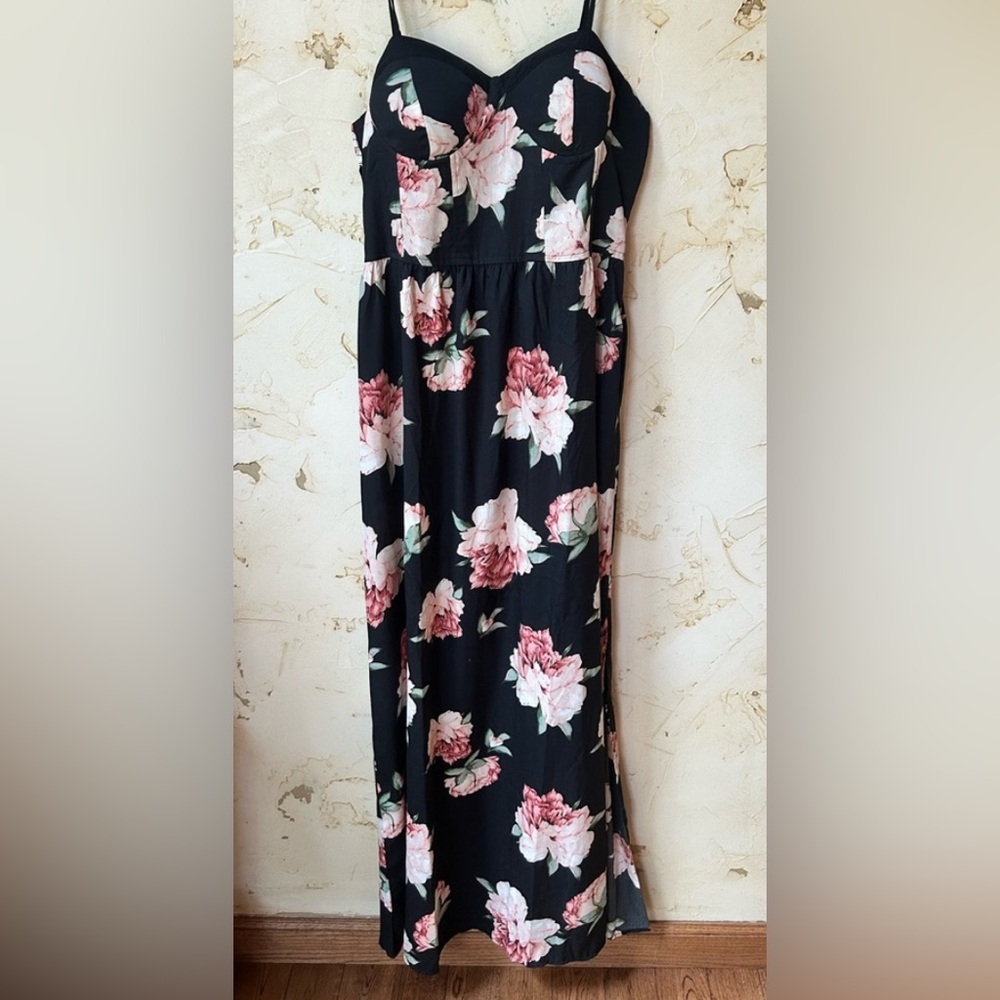 Bog Collective NWT Black Floral Dress Spaghetti Straps Built-In Support Summer 🌺